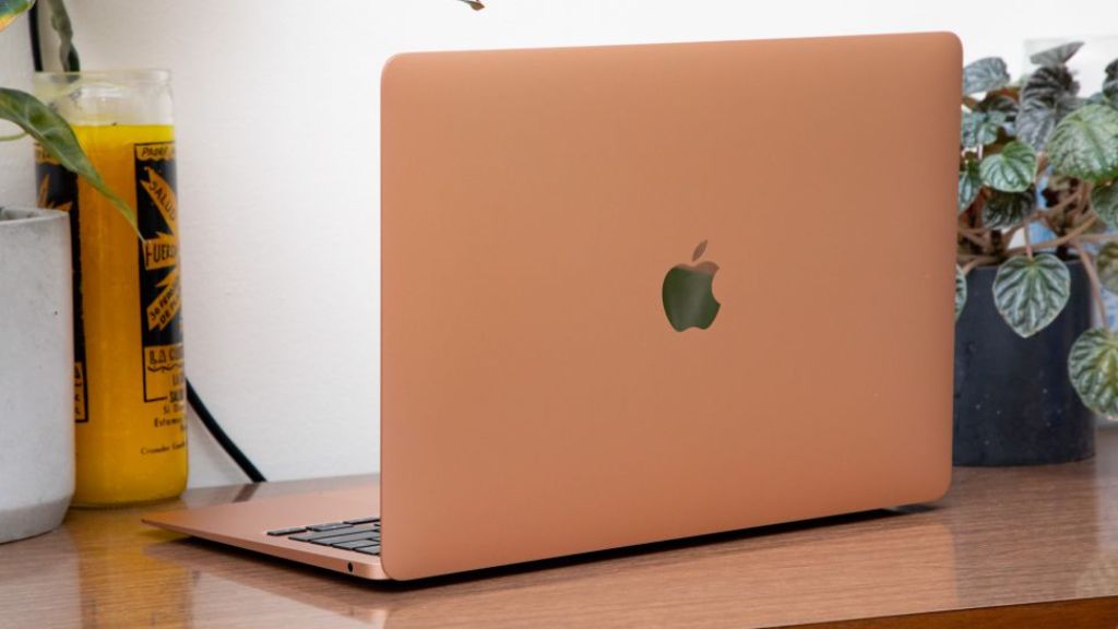 MacBook Air cũ giá rẻ này được tích hợp card đồ họa Apple M1 giúp nâng cao hiệu suất xử lý đồ họa và chơi game